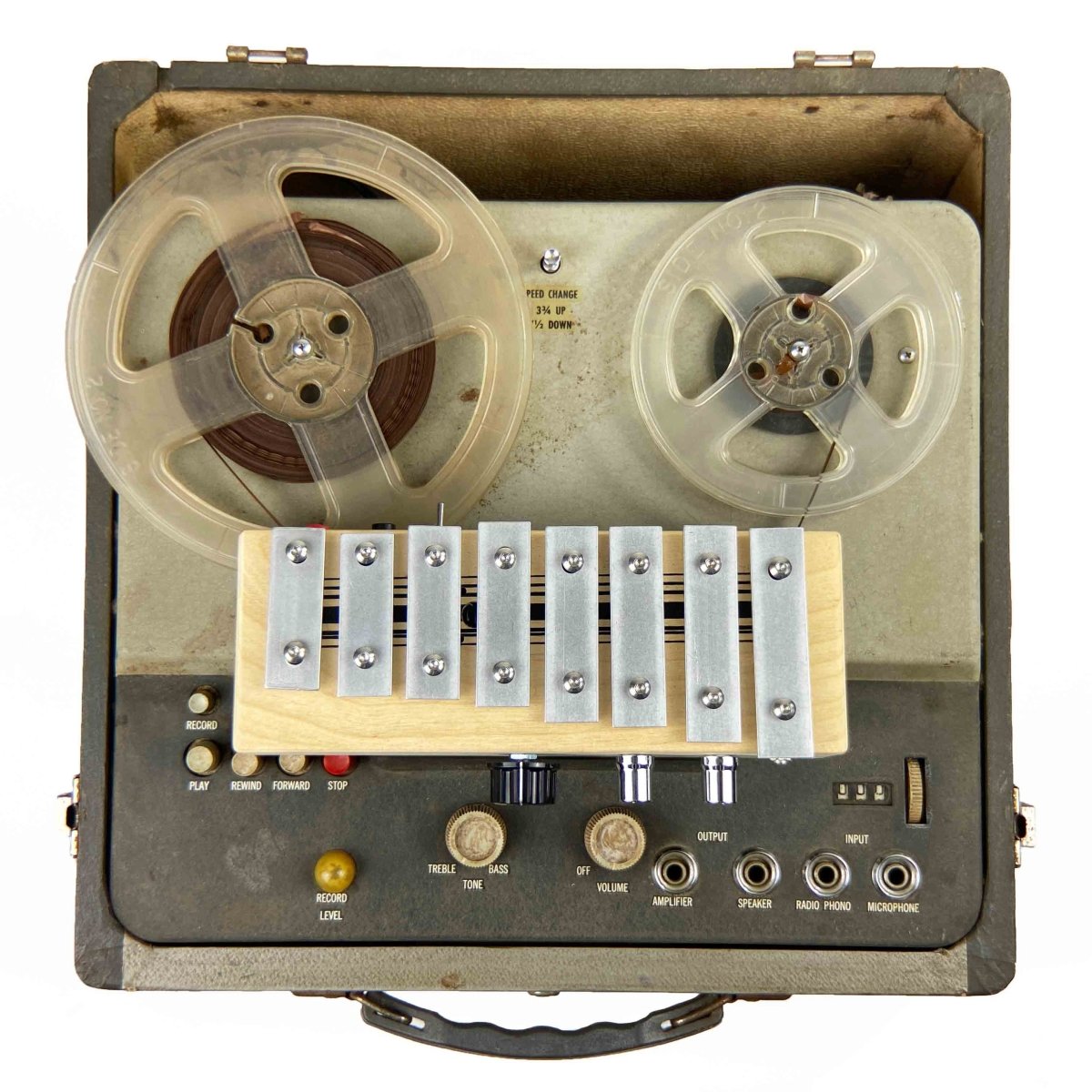 Electronic xylophone with builtin audio effects